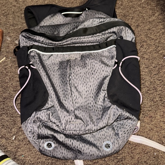 LULULEMON RUN ALL DAY BACKPACK - Picture 2 of 6